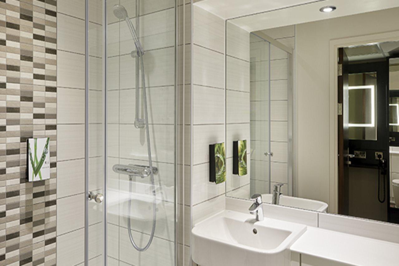 Premier Inn London Gatwick Airport South - London Road Crawley Kültér fotó