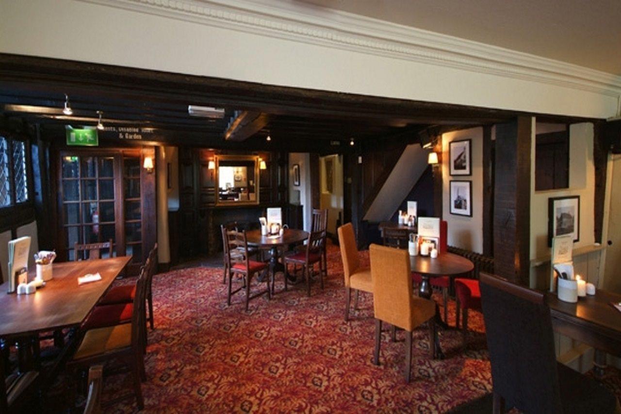 Premier Inn London Gatwick Airport South - London Road Crawley Kültér fotó