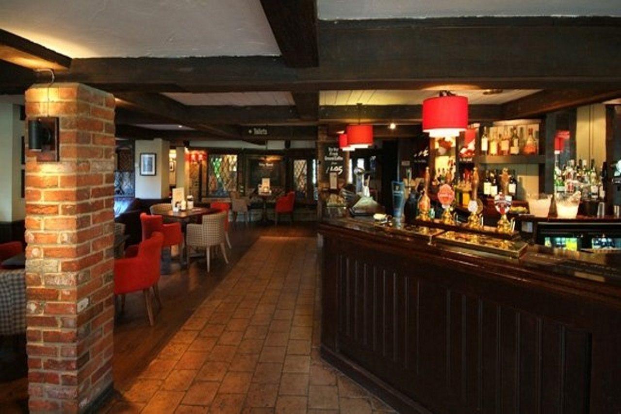 Premier Inn London Gatwick Airport South - London Road Crawley Kültér fotó