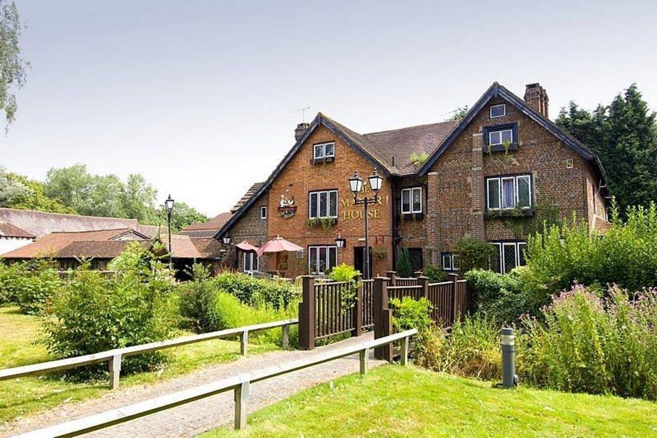 Premier Inn London Gatwick Airport South - London Road Crawley Kültér fotó