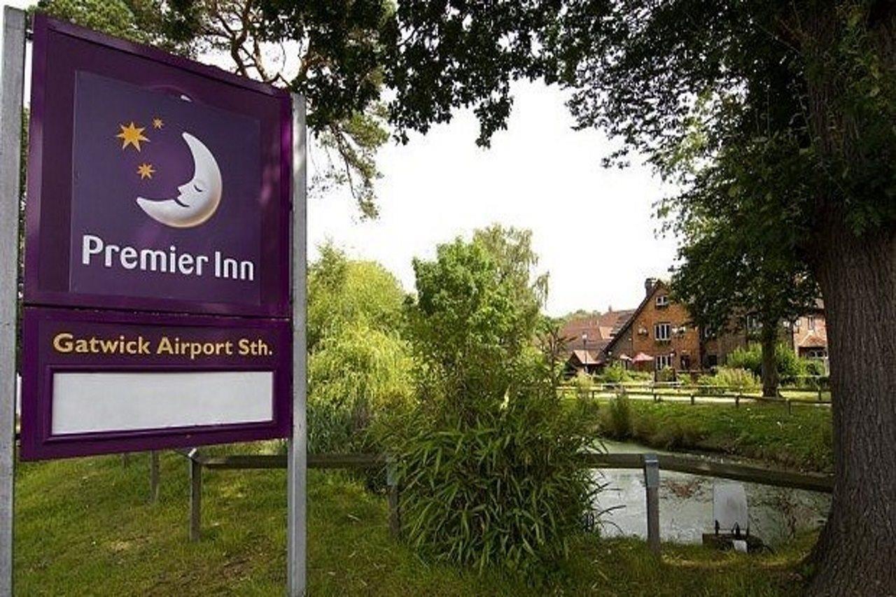 Premier Inn London Gatwick Airport South - London Road Crawley Kültér fotó